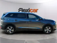 Usado Peugeot 5008 GT 130 CV (95 kW) 2024 Gris SUV