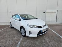 Usado Toyota Auris Active 90 CV (66 kW) 2013 Blanco Berlina