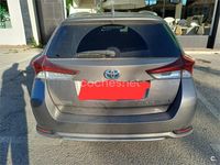 Usado Toyota Auris Hybrid Active 136 CV (100 kW) 2016 Gris / plata Familiar