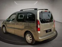 Usado Peugeot Partner Tepee Active 115 CV (84 kW) 2013 Gris / plata Monovolumen