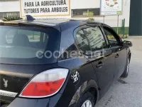 Begagnad Opel Astra Enjoy 120 HK (88 kW) 2006 Svart Sedan