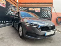 Usado Skoda Octavia Ambition 115 CV (84 kW) 2022 Gris