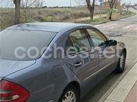 Usado Mercedes E270 Elegance 177 CV (130 kW) 2004 Azul Berlina