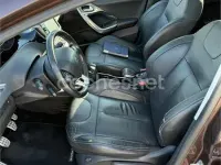 Usado Peugeot 2008 Allure 120 CV (88 kW) 2014 Marrón SUV