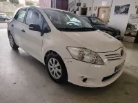 Usado Toyota Auris Eco 90 CV (66 kW) 2011 Blanco Utilitario