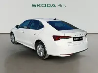 Usado Skoda Octavia Selection 116 CV (85 kW) 2025 Blanco Berlina
