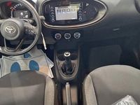 Usado Toyota Aygo X 72 CV (52 kW) 2022 Blanco SUV