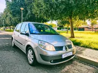 Usado Renault Scénic Dynamique 130 CV (95 kW) 2006 Gris / plata Monovolumen