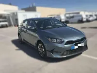 Usado Kia Ceed 101 CV (74 kW) 2025 Gris Utilitario