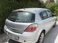 Usado Opel Astra Cosmo 100 CV (73 kW) 2006 Gris / plata Berlina