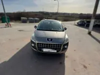 Usado Peugeot 3008 Premium 120 CV (88 kW) 2011 Gris Familiar