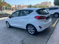 Usado Ford Fiesta Trend 85 CV (62 kW) 2018 Blanco Utilitario