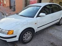 Usado VW Passat Comfortline 125 CV (91 kW) 1997 Blanco Berlina
