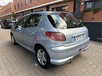 Usado Peugeot 206 90 CV (66 kW) 2005 Gris / plata Berlina
