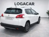 Usado Peugeot 2008 Active 92 CV (67 kW) 2014 Blanco SUV