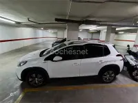 Usado Peugeot 2008 Signature Sky 100 CV (73 kW) 2019 Blanco SUV