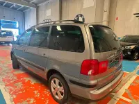 Usado Seat Alhambra Reference 140 CV (102 kW) 2008 Gris / plata Monovolumen