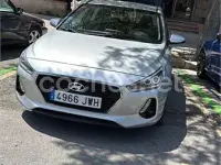 Usado Hyundai i30 140 CV (102 kW) 2017 Gris / plata Berlina