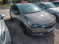 Usado Opel Astra Dynamic 160 CV (117 kW) 2016 Gris / plata Berlina