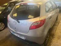 Usado Mazda 2 Active 68 CV (50 kW) 2008 Gris / plata Utilitario
