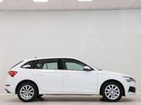 Usado Skoda Scala Active 95 CV (69 kW) 2022 Blanco Utilitario