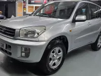 Usado Toyota RAV4 Luna 125 CV (91 kW) 2004 Gris / plata SUV