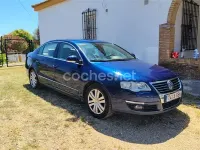 Usado VW Passat Highline 140 CV (102 kW) 2006 Azul Berlina