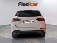 Usado Mercedes B180 137 CV (100 kW) 2021 Blanco Utilitario
