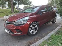 Begagnad Renault Clio IV Zen 90 HK (66 kW) 2016 Röd Sedan