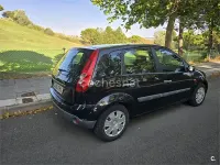 Usado Ford Fiesta 70 CV (51 kW) 2006 Negro Utilitario