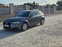Usado Audi A3 116 CV (85 kW) 2019 Gris / plata Berlina