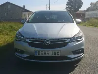 Usado Opel Astra Business 136 CV (100 kW) 2017 Gris / plata Berlina
