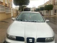 Usado Seat Toledo Sport 105 CV (77 kW) 2004 Gris / plata Berlina