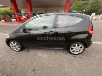 Usado Mercedes A180 109 CV (80 kW) 2009 Negro Berlina