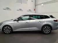 Usado Renault Mégane GrandTour Techno 140 CV (102 kW) 2023 Gris / plata Familiar