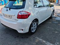 Usado Toyota Auris Hybrid Active 135 CV (99 kW) 2012 Blanco Berlina