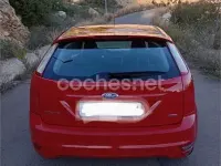 Usado Ford Focus Trend 109 CV (80 kW) 2009 Rojo Berlina
