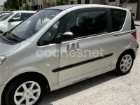 Usado Peugeot 1007 75 CV (55 kW) 2005 Gris / plata Monovolumen