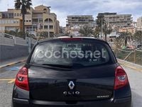 Usado Renault Clio II Authentique 75 CV (55 kW) 2006 Negro Berlina