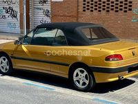 Usado Peugeot 306 Cabriolet 135 CV (99 kW) 1998 Beige Descapotable