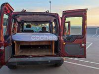 Usado Ford Tourneo Connect Trend 102 CV (75 kW) 2023 Granate Monovolumen