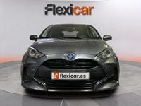 Usado Toyota Yaris Hybrid Active 116 CV (85 kW) 2023 Rojo Utilitario