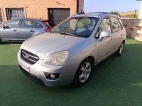 Usado Kia Carens 140 CV (102 kW) 2010 Gris / plata Monovolumen