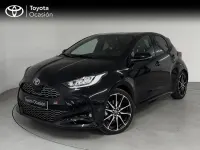 Usado Toyota Yaris Hybrid Sport 131 CV (96 kW) 2025 Negro azabache Berlina