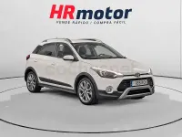 Usado Hyundai i20 90 CV (66 kW) 2017 Blanco Berlina