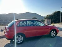 Usado Audi A3 Ambiente 110 CV (80 kW) 2001 Rojo Utilitario
