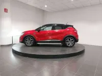 Usado Renault Captur Zen 145 CV (106 kW) 2022 Rojo SUV