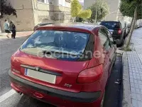 Begagnad Peugeot 206 75 HK (55 kW) 2000 Röd Sedan