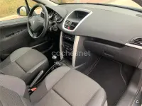 Usado Peugeot 207 92 CV (67 kW) 2011 Gris / plata Berlina