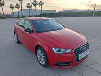 Usado Audi A3 Sportback Attraction 122 CV (89 kW) 2013 Rojo Utilitario